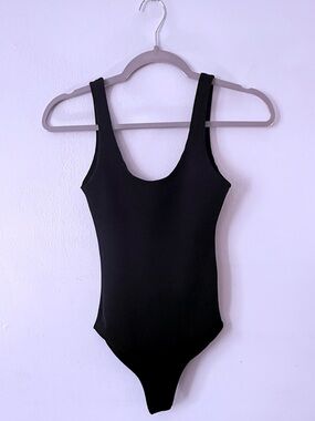 ZARA Black Ribbed Scoop Neck Bodysuit - Size Small